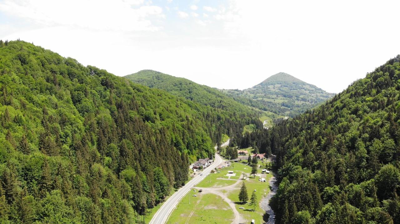 Pensiunea Bradului Colibiţa Exterior foto